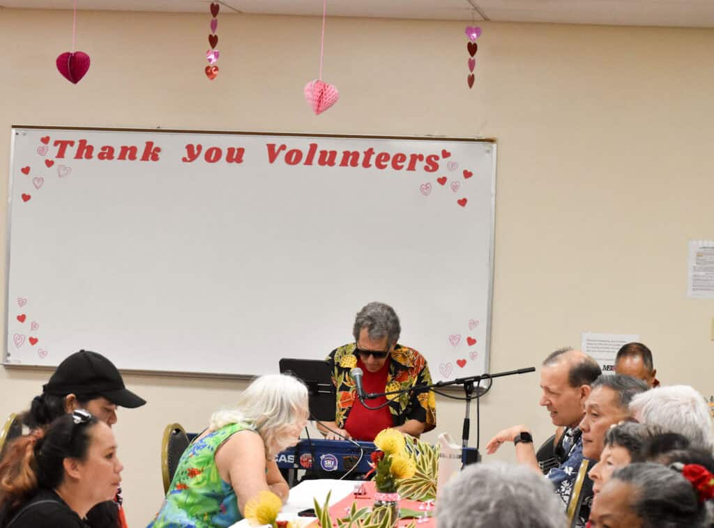 David Fraser and Raymond Cabebe provided the music for the event honoringvolunteers.